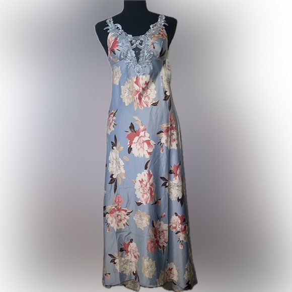 Stella Floral Empire Waist Lace and Satin Sleep Gown, Small - Picture 3 of 7